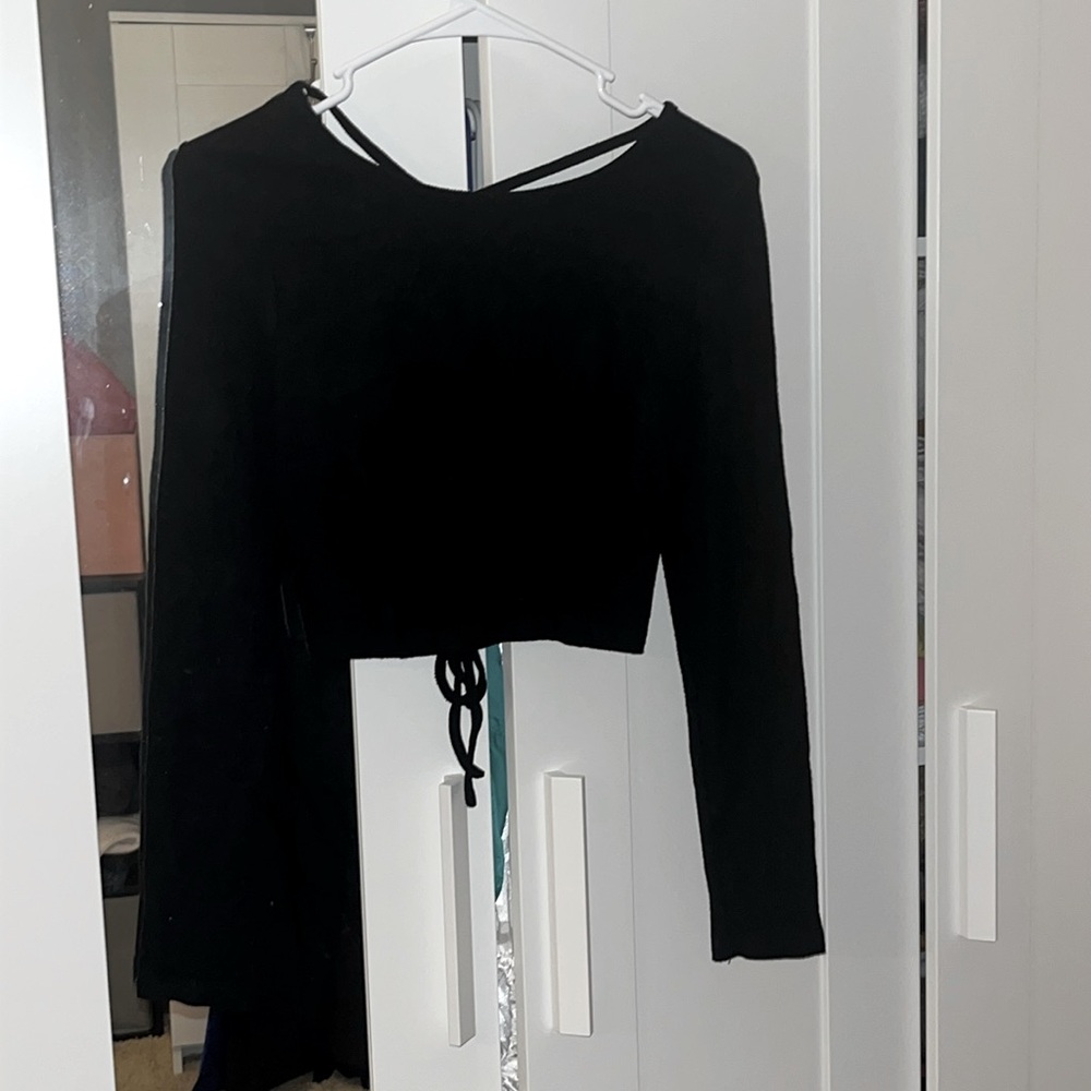 Idem ditto black crop with tie back